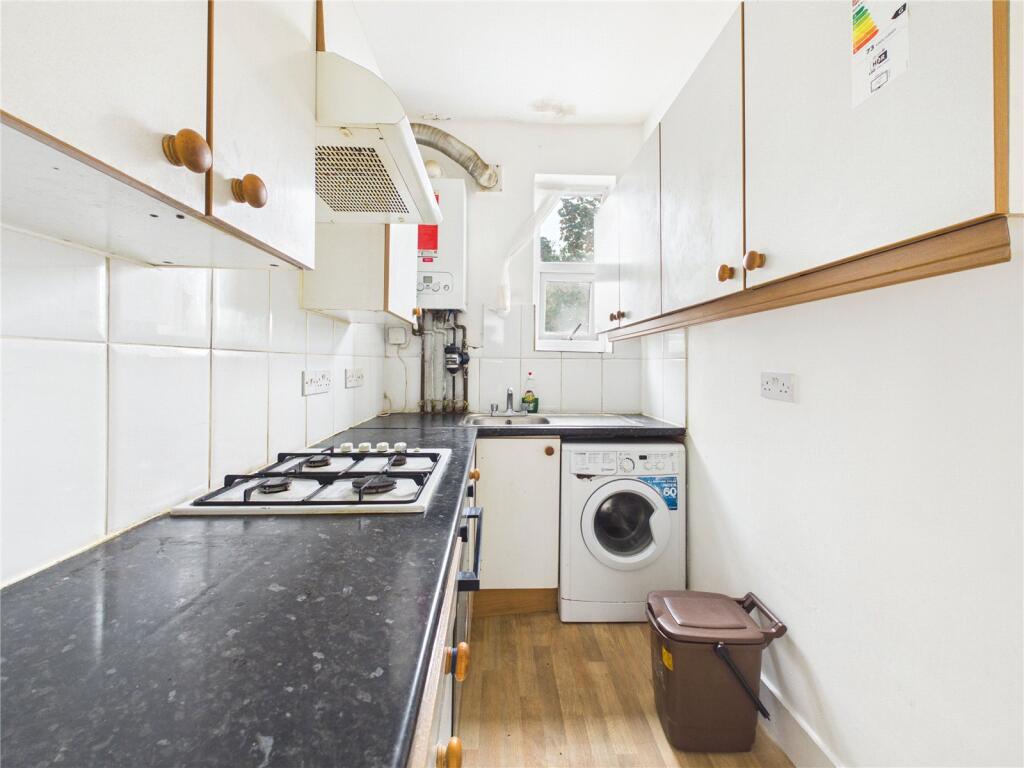 Apartment in London, Leyton - View 5