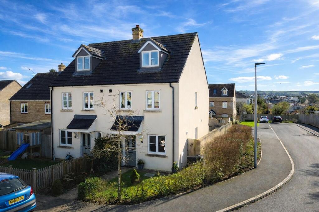 Main image of property: Sanderling Close, Barnstaple