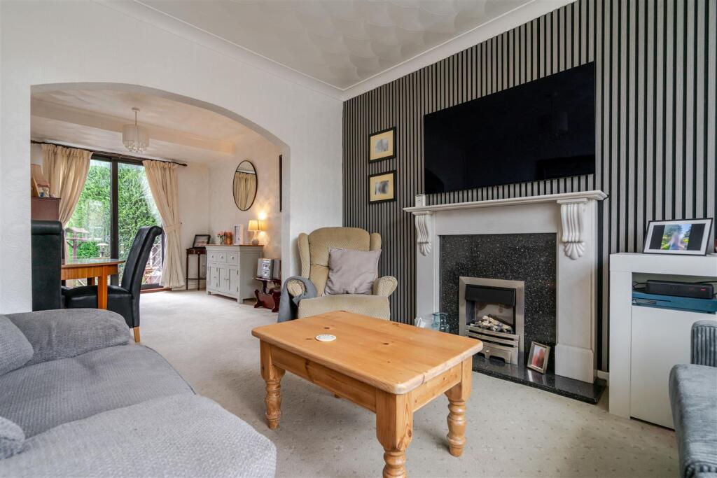 House in Leigh, Hooten Gardens, Bedford - View 5