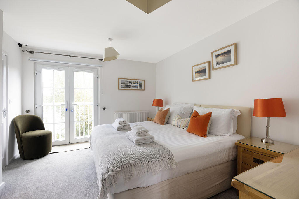House in Cotswold, South Cerney - View 4