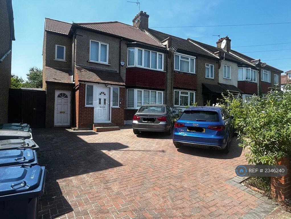 Main image of property: Oakleigh Road North, London, N20