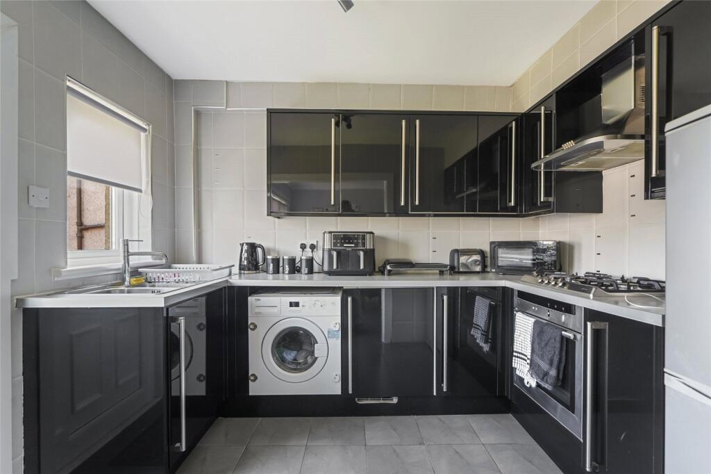 House in Motherwell, North Lanarkshire - View 3