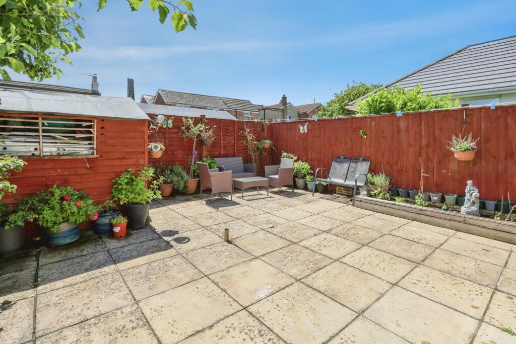 Boldre Close, POOLE, Dorset, BH12 photo 4