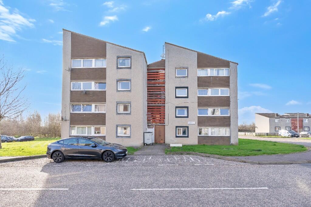 Apartment in Edinburgh, The Calders, Wester Hailes - View 2
