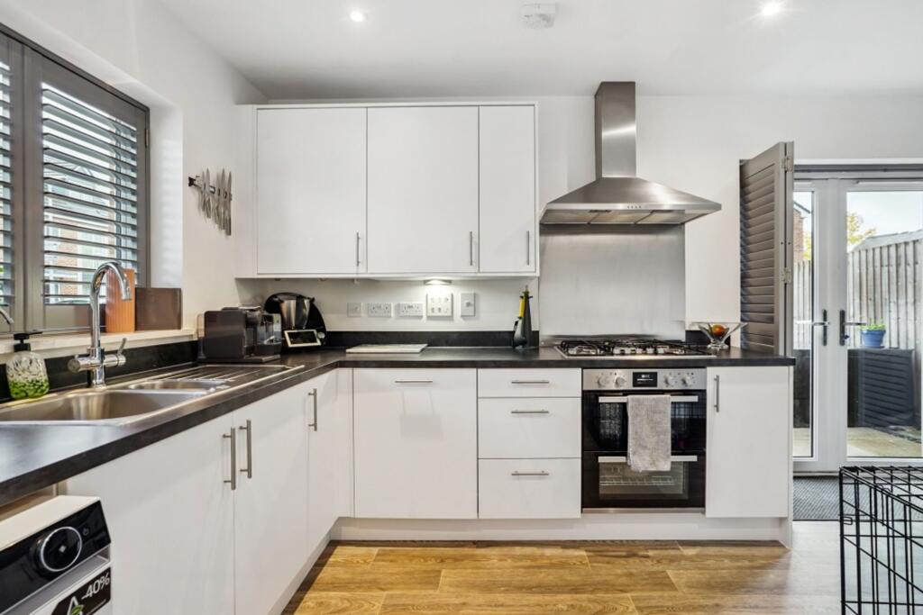 House in London, Hillingdon - View 5