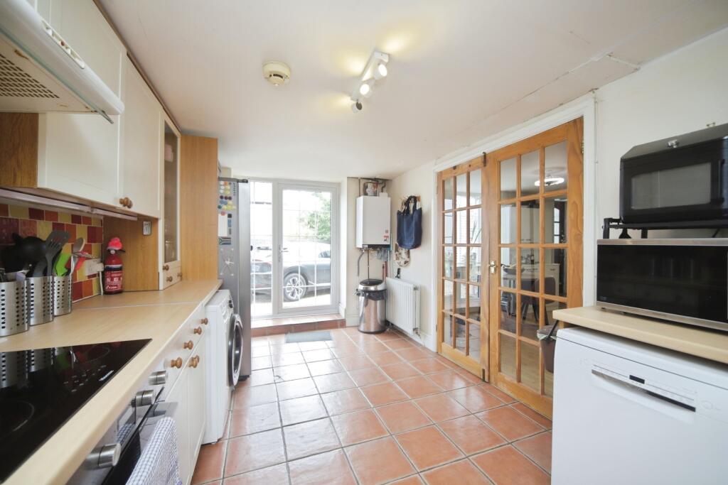 House in Taunton - View 5