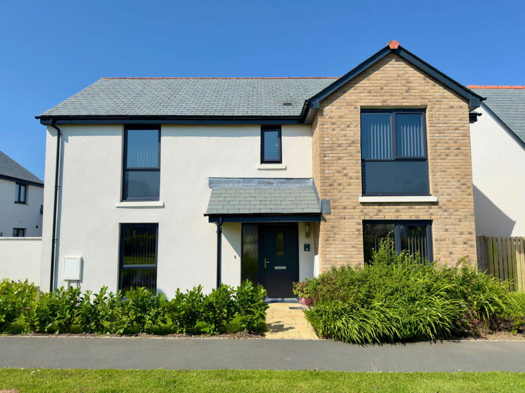 4-bed detached on St Eval, PL27, £485,000