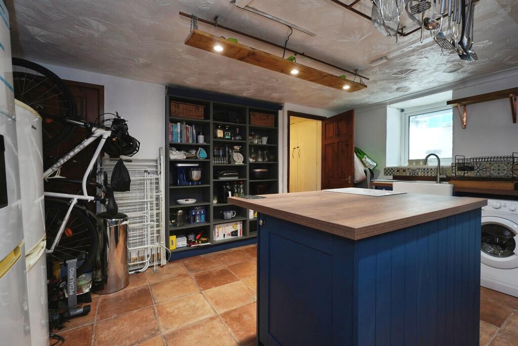 House in Kirklees, West Yorkshire - View 5