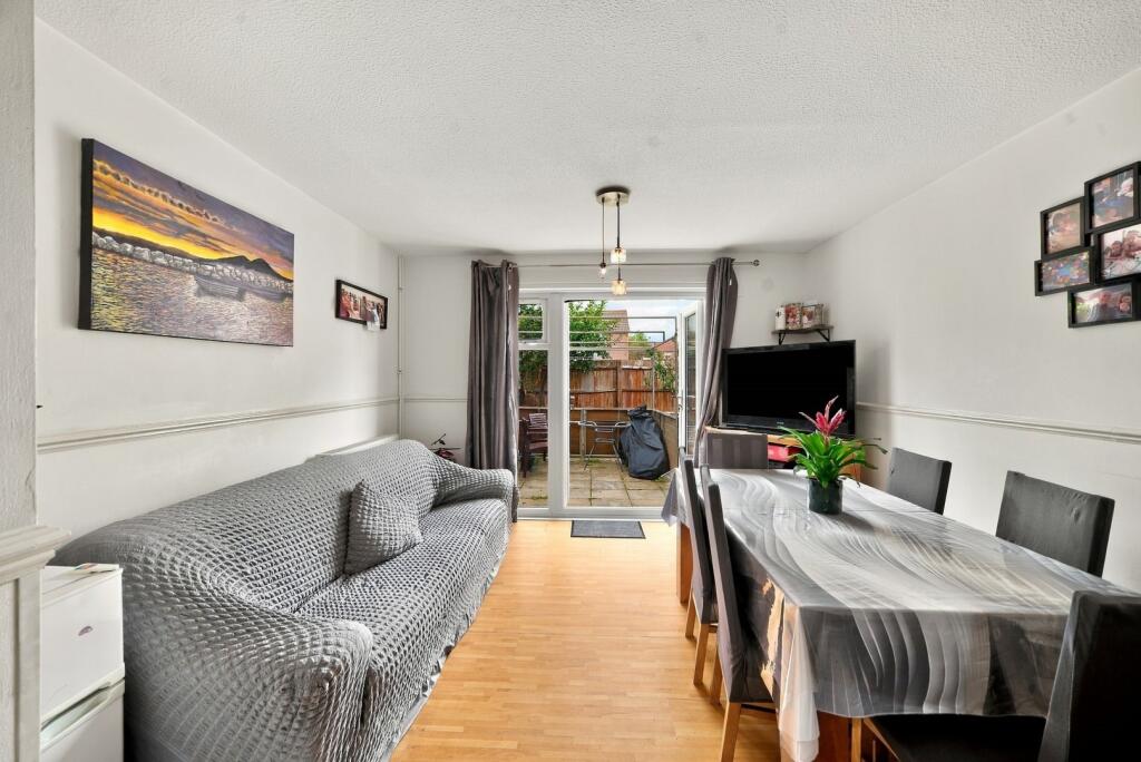 House in Twickenham - View 3