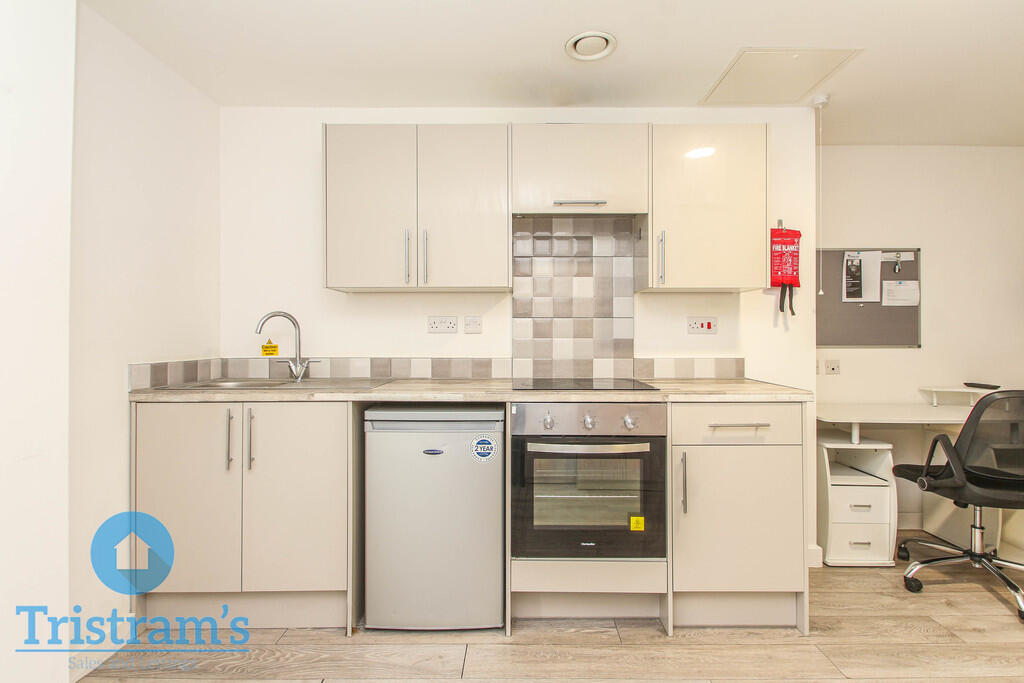 Professional Studios Bills Inclusive | Talbot Street - View 2