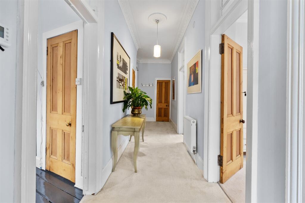 2/2 185 Byres Road, Dowanhill, G12 8TS photo 2