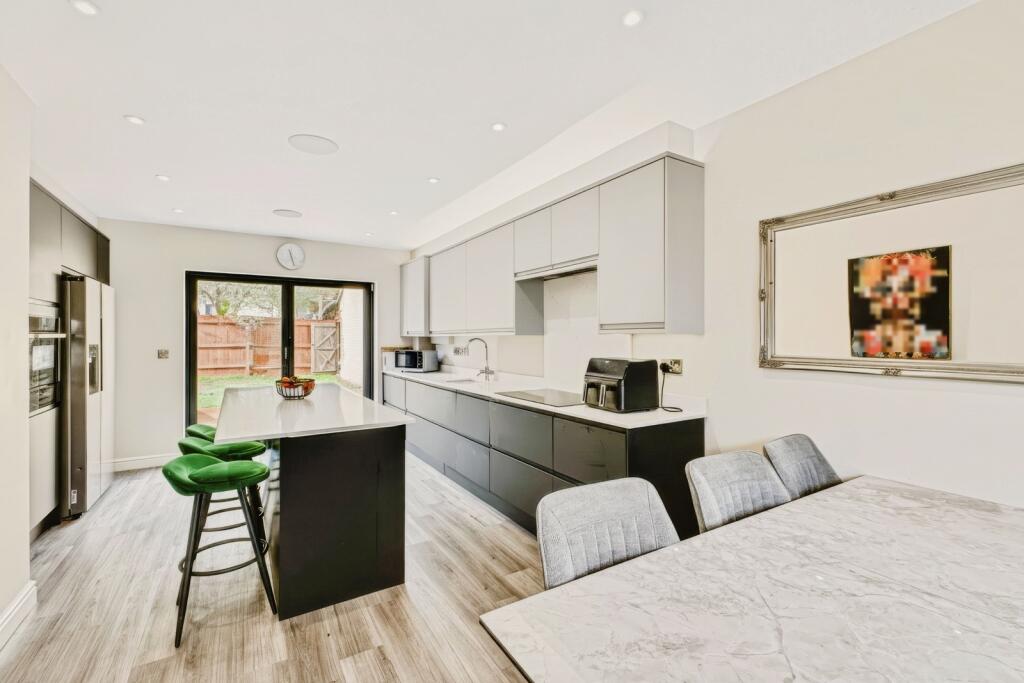 House in Northampton - View 4