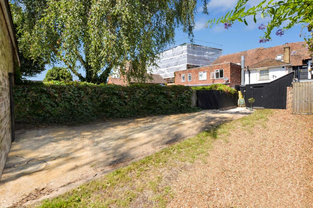 Main image of property: High Street, Hythe, CT21