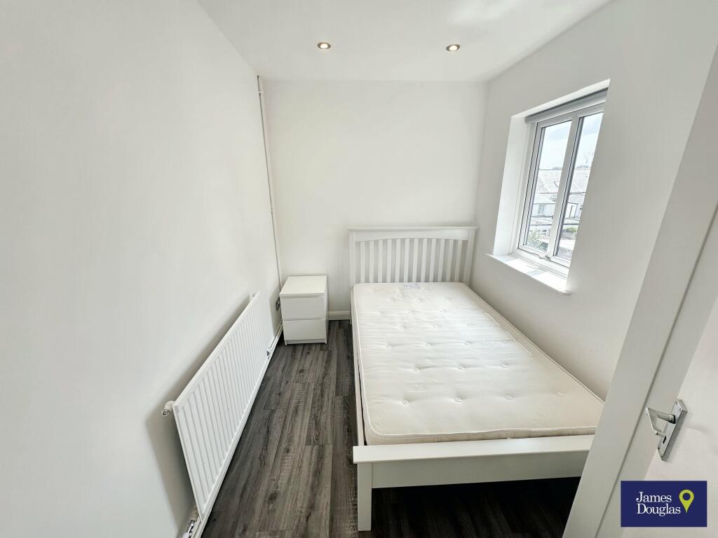 Woodville Court, Woodville Road, Cardiff – další