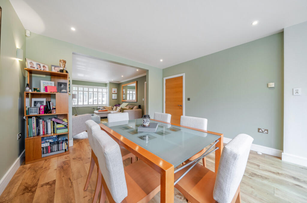 House in Bromley - View 4