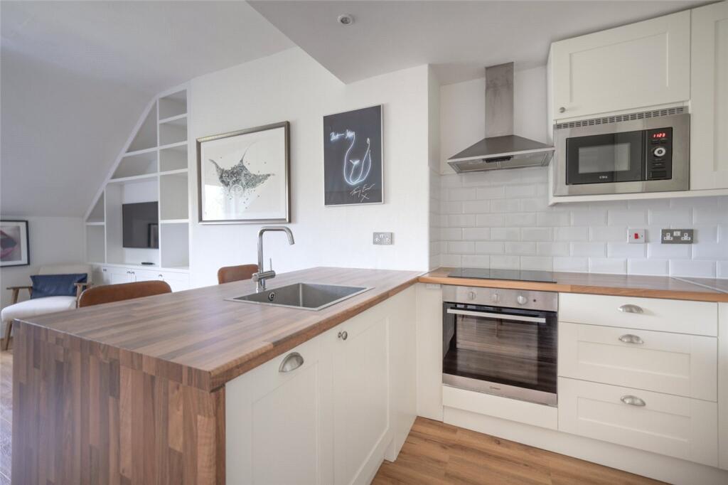 Apartment in London - More