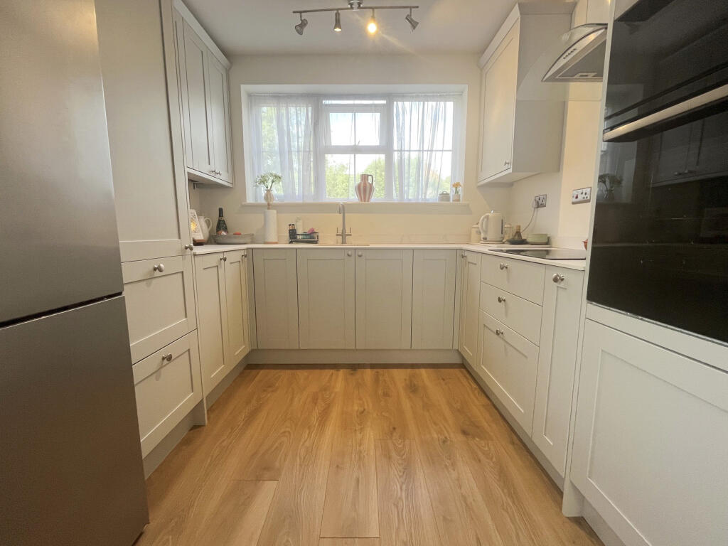 Apartment in Welwyn Hatfield, Hertfordshire - View 5