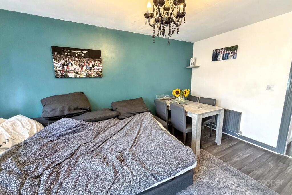House in Nuneaton and Bedworth, Camp Hill - View 4