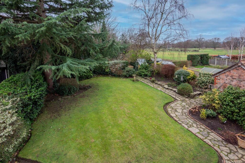 Wood Lane, Timperley, Altrincham – pohled 3
