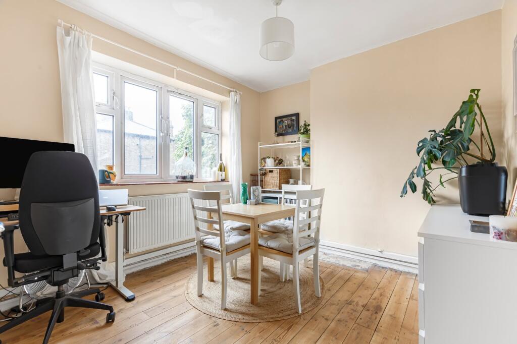 Apartment in London - View 5