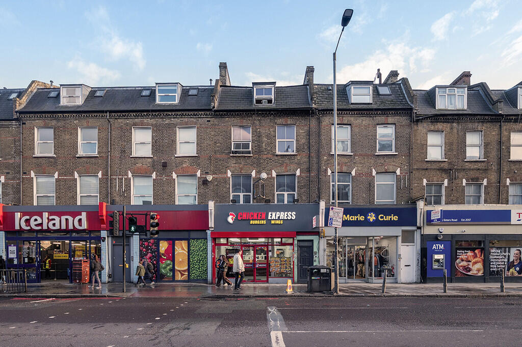 Seven Sisters Road, London photo 3