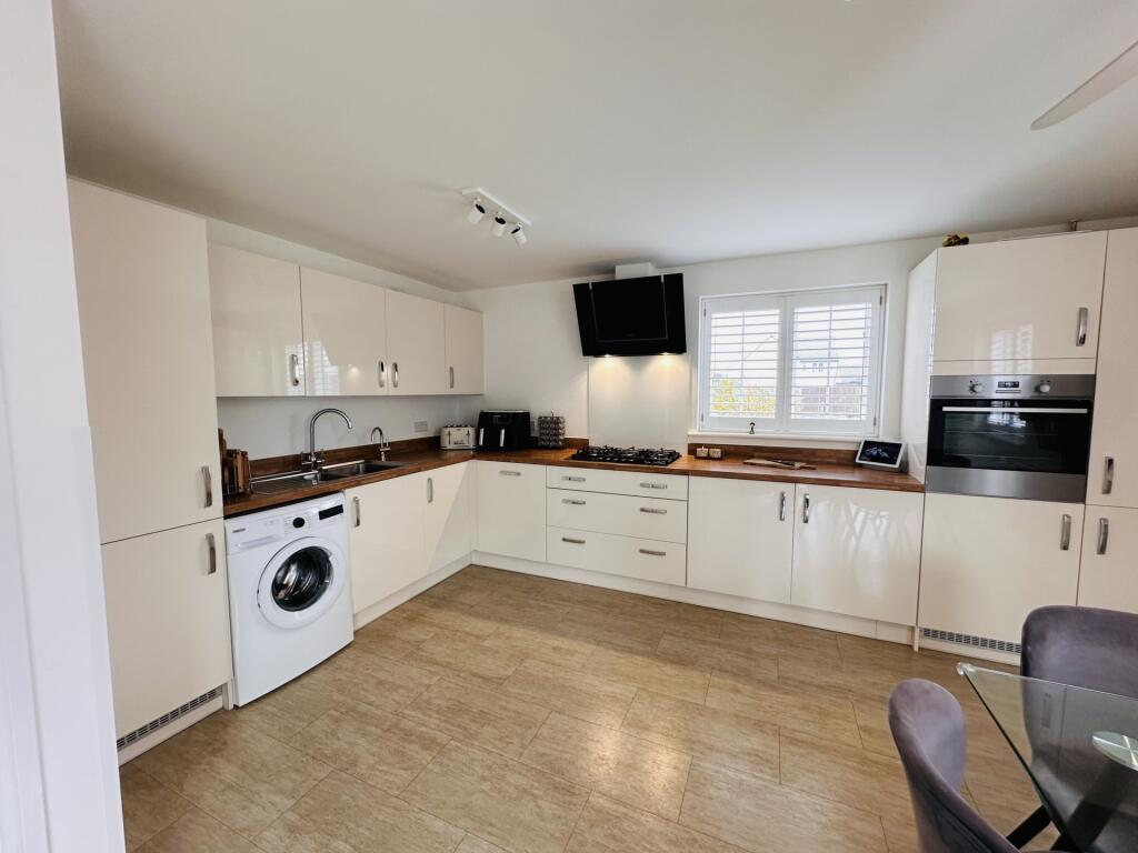 House in Hythe, Martello Lakes - View 5