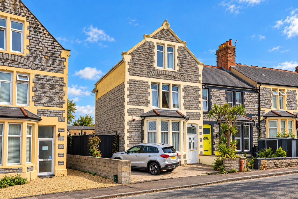 Main image of property: Kingsland Crescent, Barry