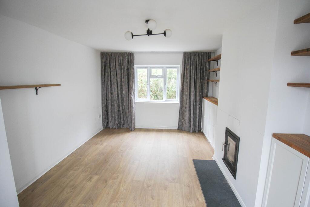 **Loxton**Beautifully Presented**150` Garden with Studio**3 Bedrooms**Open Plan Kit/Dining/Living Room** photo 5