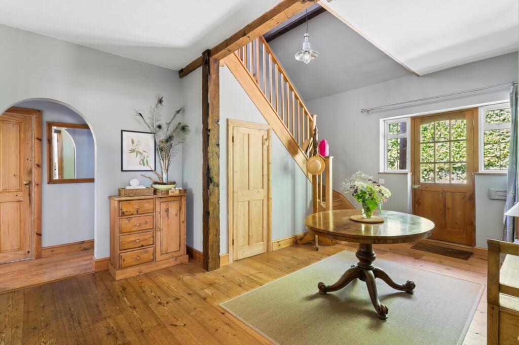 Finch Lane, Amersham, Buckinghamshire, HP7 - View 5