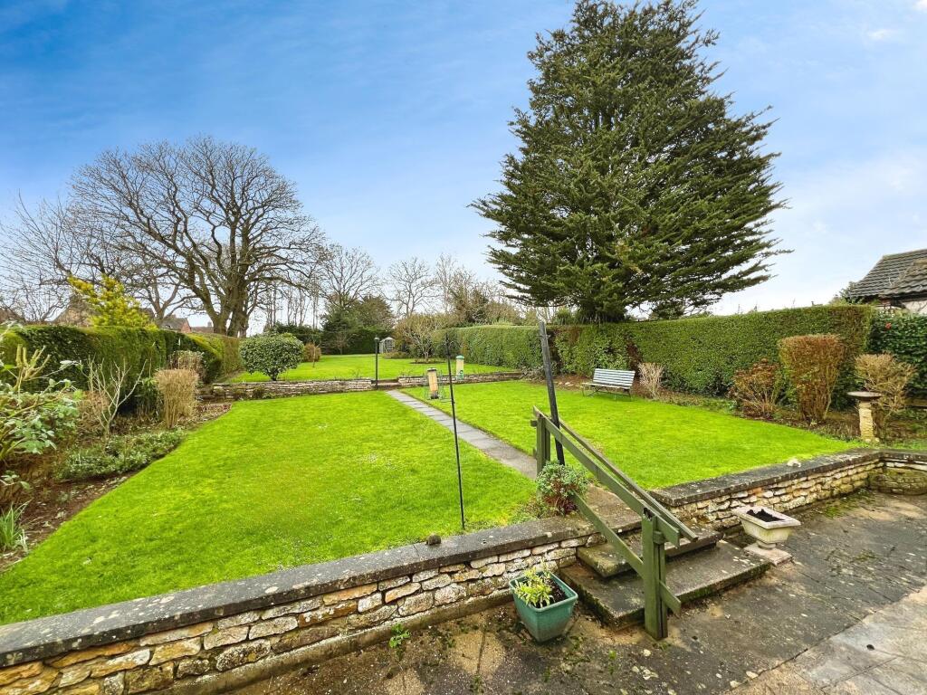 Hill Avenue, Grantham, NG31 photo 3