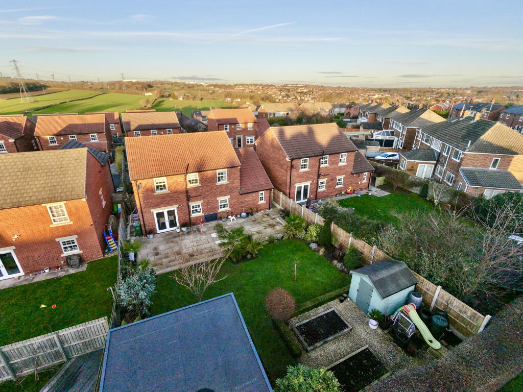 Leafield Gardens, Wrenthorpe, Wakefield photo 3