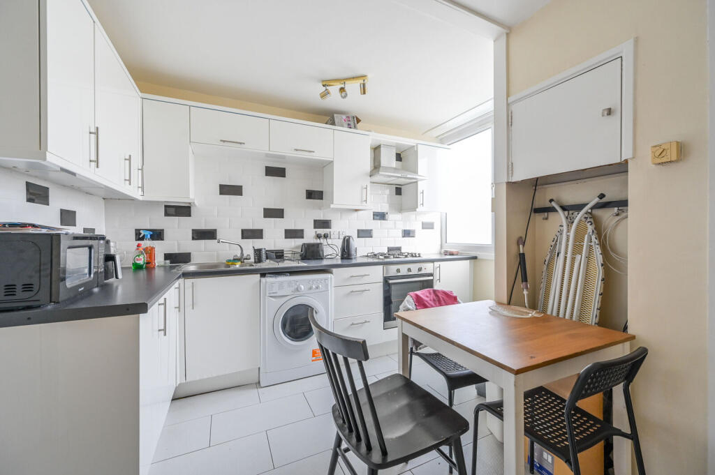 Apartment in London - More