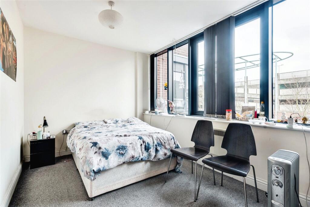 Apartment in Swindon, Railway Village, Town Centre - View 3