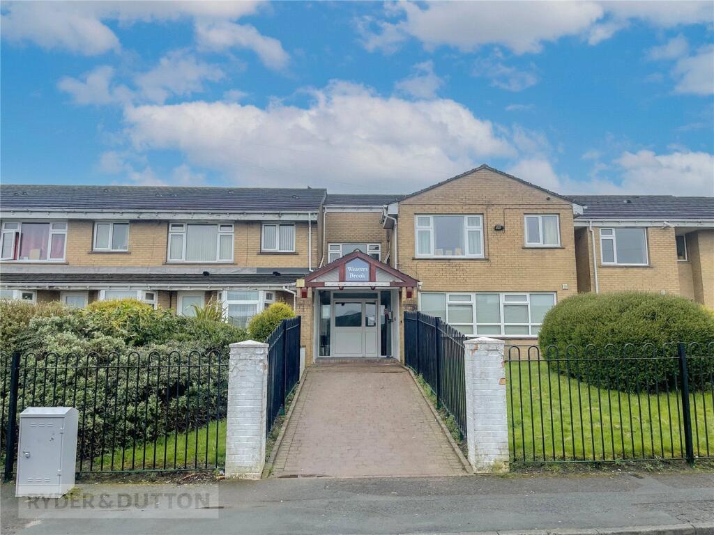 2-bed flat on Weavers Brook, Cumberland Close, Ovenden, Halifax, HX2, £40,000