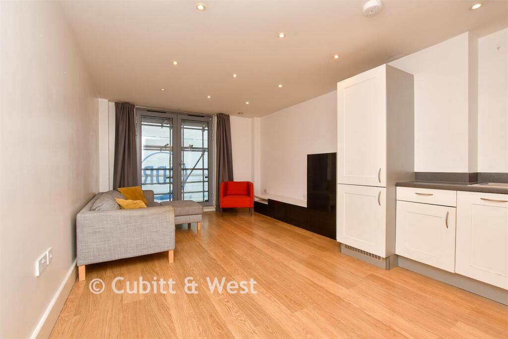 Apartment in London - View 5