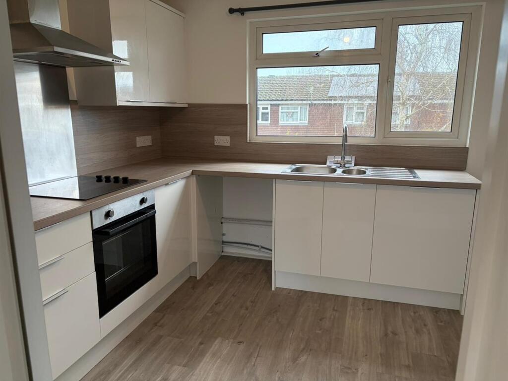 Ringden Avenue, Paddock Wood, Tonbridge photo 4