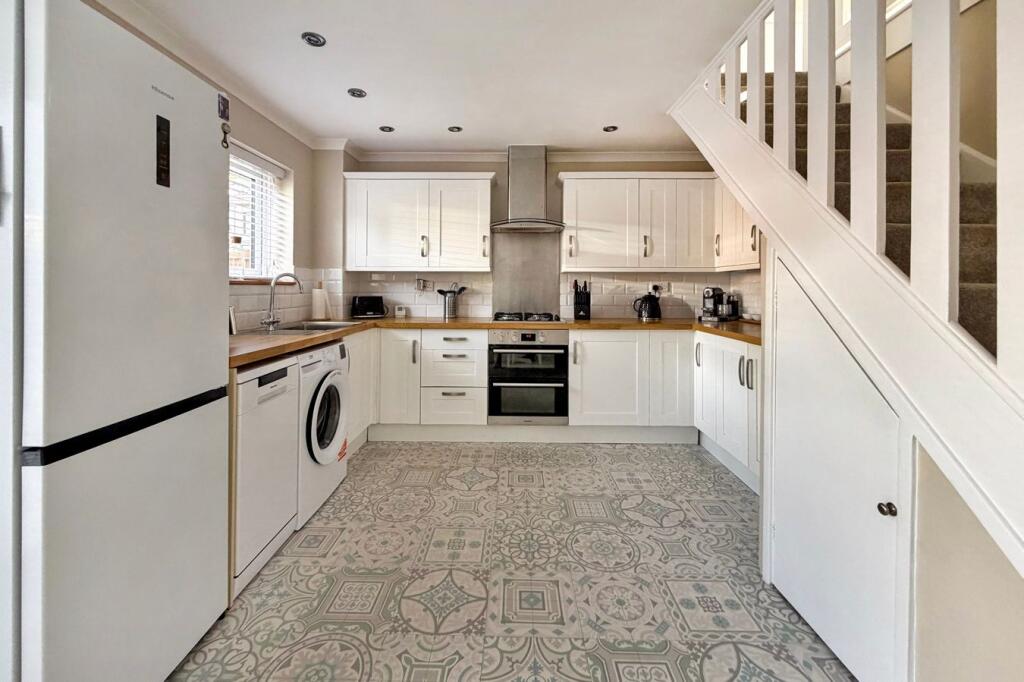 House in Gillingham, Parkwood - View 4