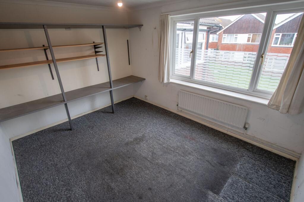 Apartment in Guildford, Stoughton - More