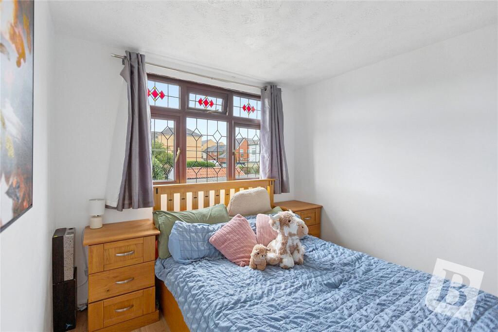House in Basildon, Shotgate - More
