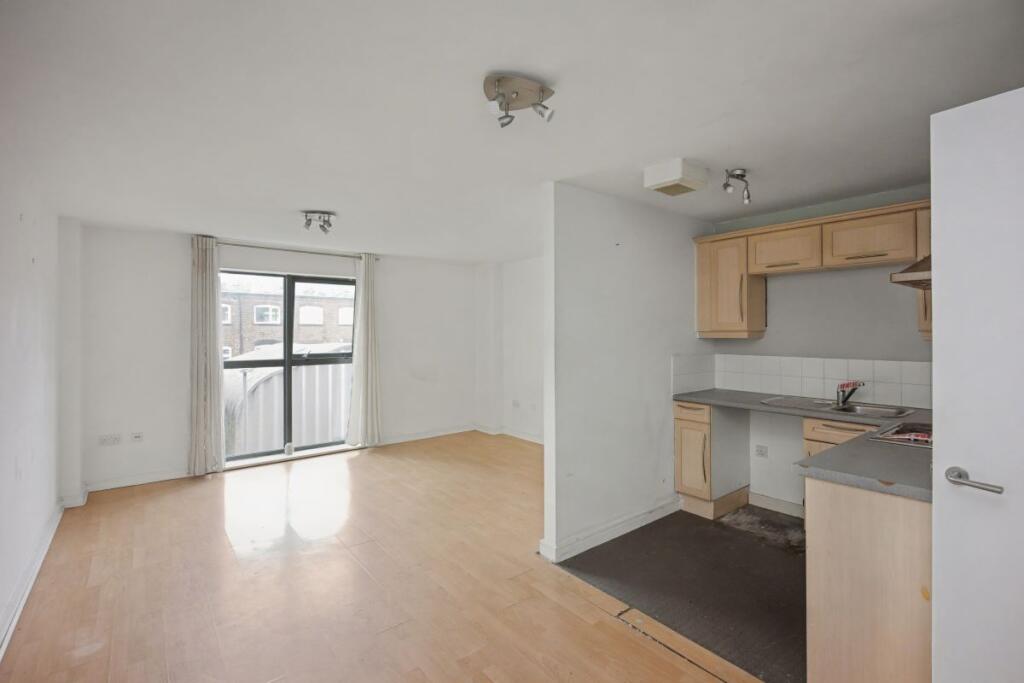 Apartment in Manchester, Strangeways - View 3