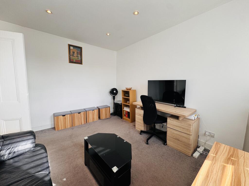 Apartment in London - View 2