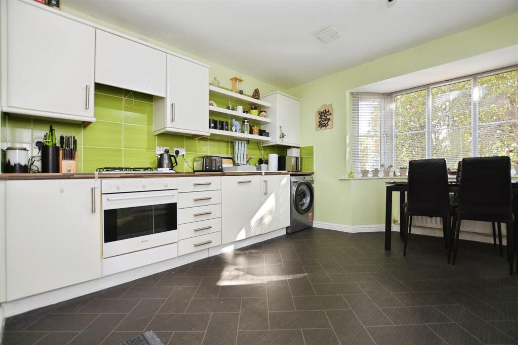 House in Doncaster - View 4