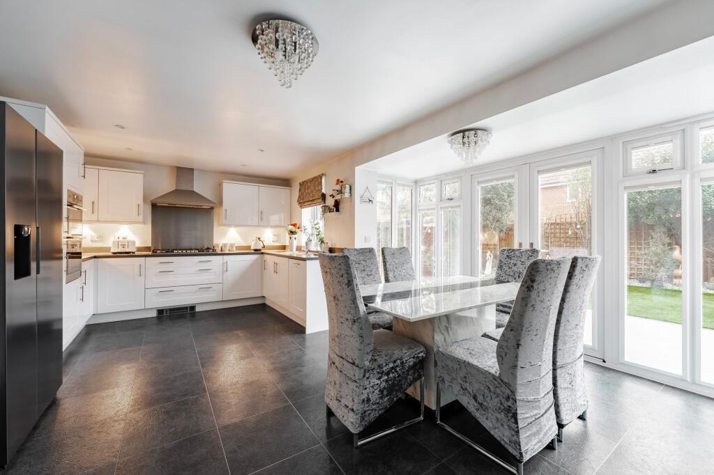 Moore Close, Horsford photo 3