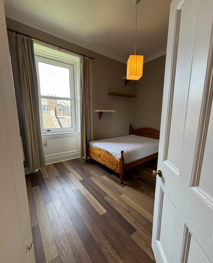 Apartment in Edinburgh - View 5
