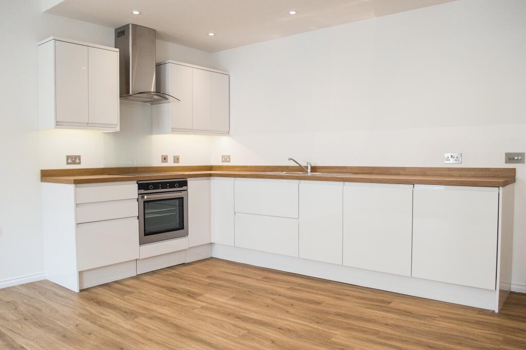 Main image of property: Flat 1, 5 Queens Lane, Maidenhead, Berkshire, SL6 1FY