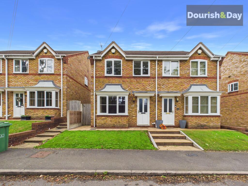 3-bed semi-detached on Lamb Lane, Stone, ST15, £250,000