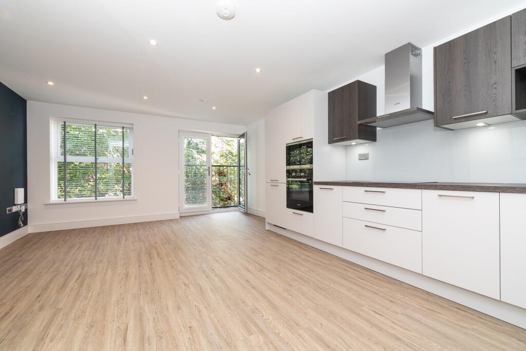 Main image of property: 20 Cloth Halls, Spinning Acres Lane, Headingley, Leeds, LS6 4FF