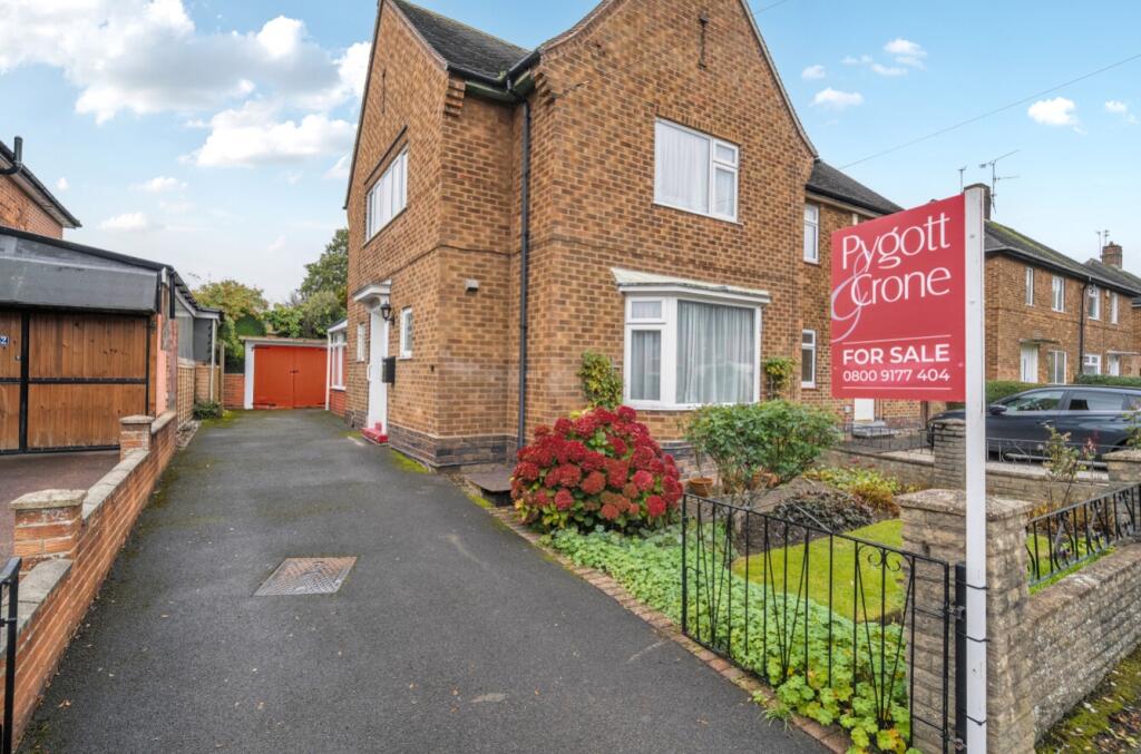 Main image of property: Fernwood Crescent, Wollaton, Nottingham, Nottinghamshire, NG8