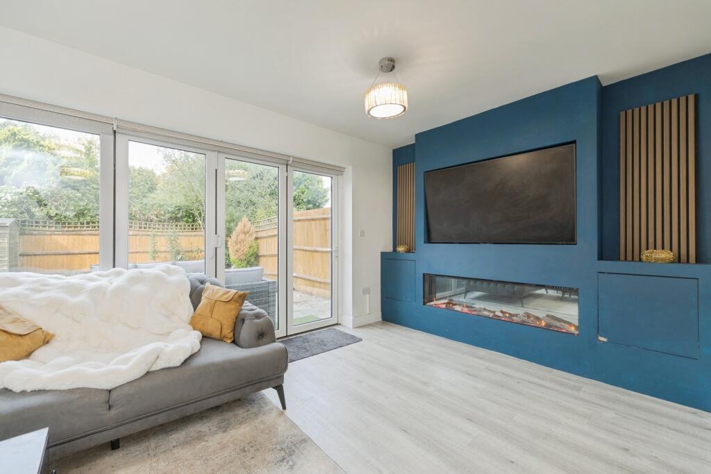 House in Tonbridge - More