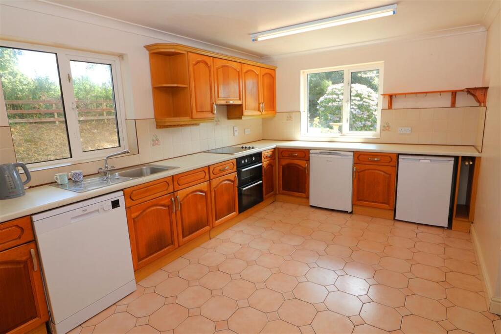 House in Swansea, Spittal - View 4